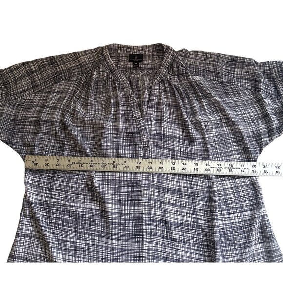 Worthington Black & White Striped Short Sleeve Lightweight V Neck Top, Small - Picture 6 of 7